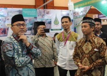 Muslim LifeFest 2019, Ketua MPR RI dan Para Tokoh Kunjungi Booth Pesantren Al-Andalus