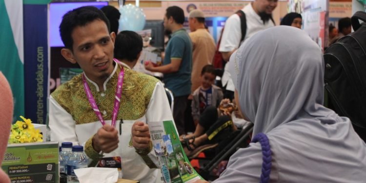 Muslim LifeFest, Serba-serbi di Booth Pesantren Al-Andalus