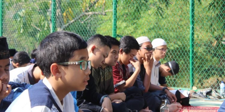 Salat Istisqa di Pesantren Islam Internasional Al-Andalus