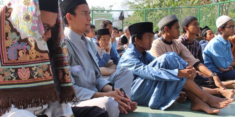 Salat Istisqa di Pesantren Islam Internasional Al-Andalus