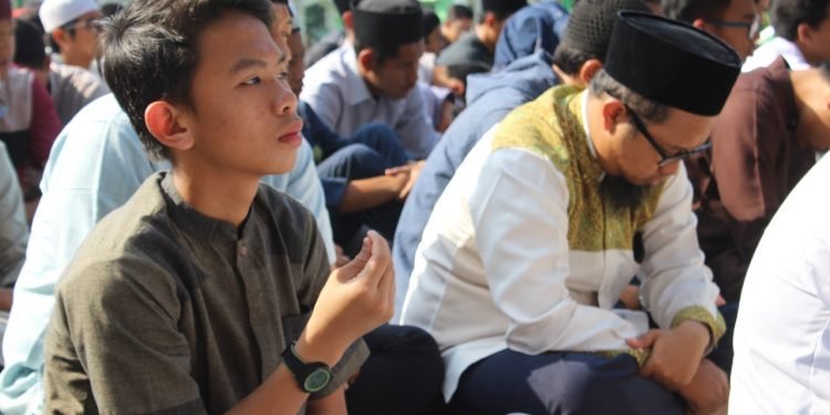 Salat Istisqa di Pesantren Islam Internasional Al-Andalus