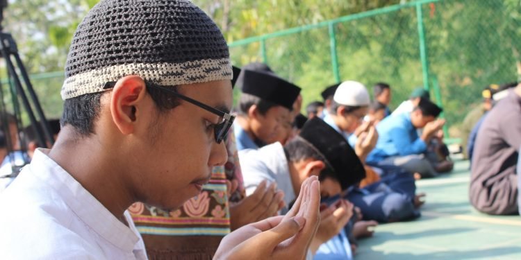 Salat Istisqa di Pesantren Islam Internasional Al-Andalus