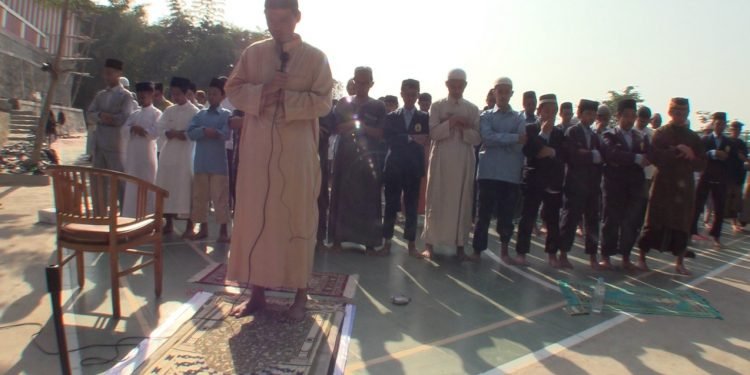 Salat Istisqa di Pesantren Islam Internasional Al-Andalus