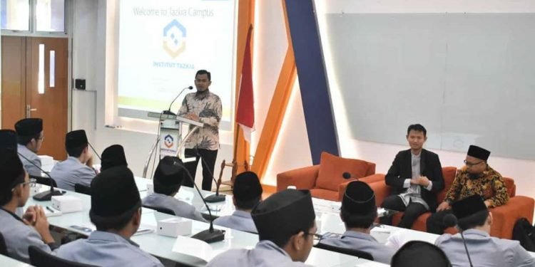Momen Studi Tour Entrepreneurship Santri Al-Andalus ke Institut Tazkia