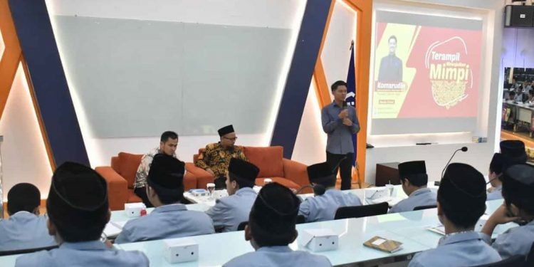 Momen Studi Tour Entrepreneurship Santri Al-Andalus ke Institut Tazkia