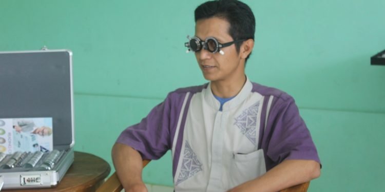 Gandeng RS Permata, Pesantren Al-Andalus Gelar Pemeriksaan Mata