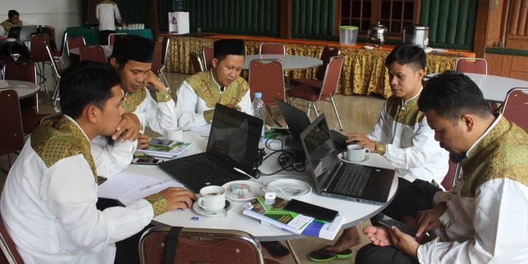 In Picture: Pengurus Al-Andalus Selenggarakan Raker di Cisarua Bogor