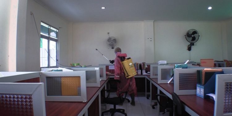 Penyemprotan Disinfektan di Lingkungan Pesantren Al-Andalus