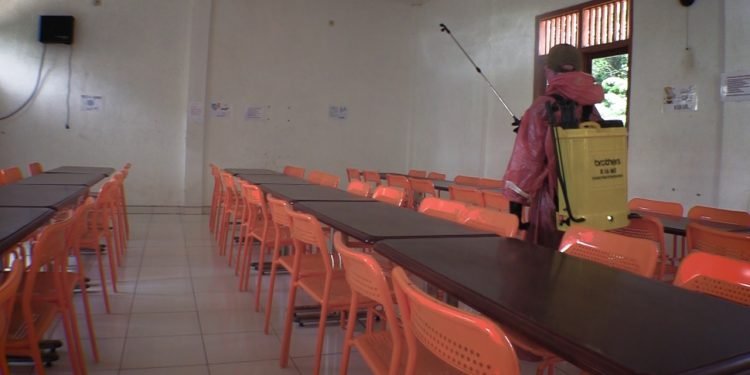 Penyemprotan Disinfektan di Lingkungan Pesantren Al-Andalus