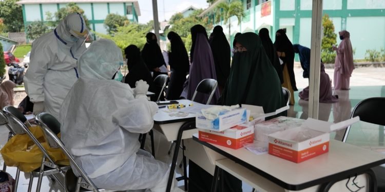 Seluruh Pegawai Al-Andalus Jalani Rapid Test Antibodi