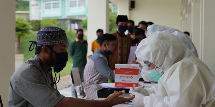Seluruh Pegawai Al-Andalus Jalani Rapid Test Antibodi