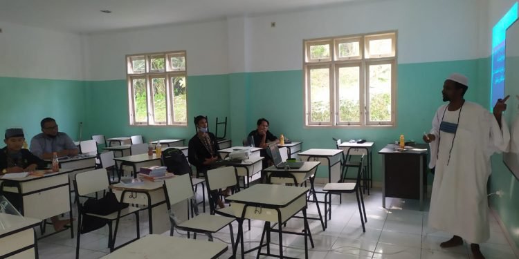 Guru Al-Andalus Ikuti Pelatihan Bahasa Arab Dibimbing Tutor dari Sudan