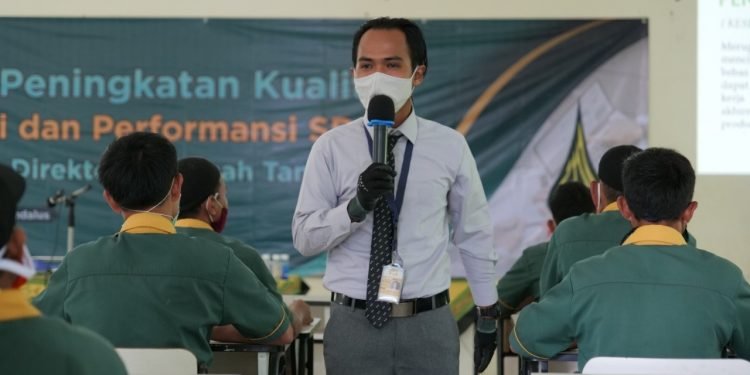 Badan Nasional Sertifikasi Profesi Beri Pelatihan Kompetensi Tim Direktorat Rumah Tangga