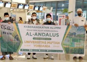 Momen Keberangkatan Alumni Al-Andalus ke Yordania