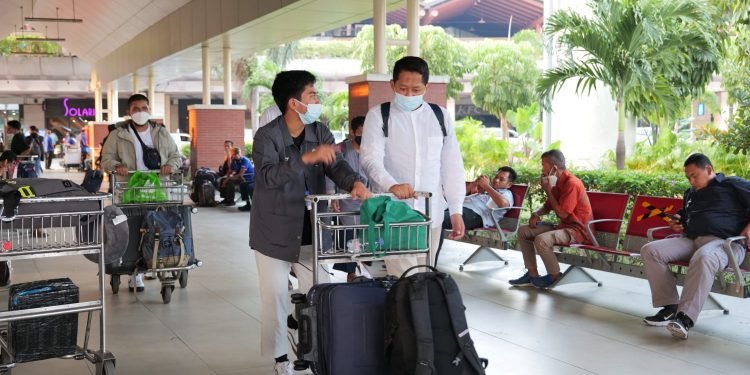 Momen Keberangkatan Alumni Al-Andalus ke Yordania