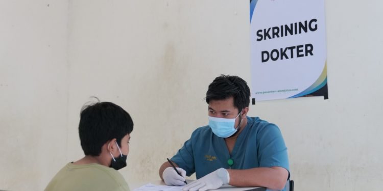 Sebanyak 155 Santri Putra Ikuti Vaksinasi Covid 19