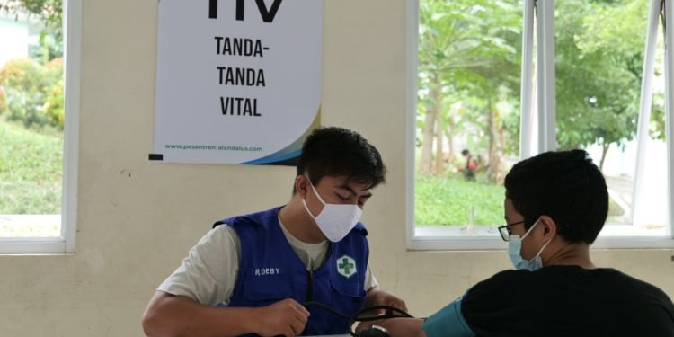 Sebanyak 155 Santri Putra Ikuti Vaksinasi Covid 19