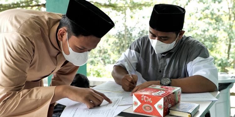 Santri dan Santriwati Ikuti Program Vaksinasi Dosis 1 dan 2