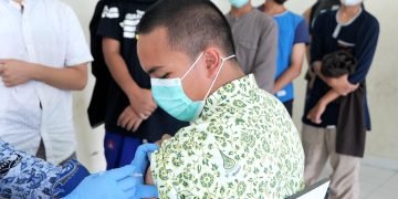 Santri dan Santriwati Ikuti Program Vaksinasi Dosis 1 dan 2