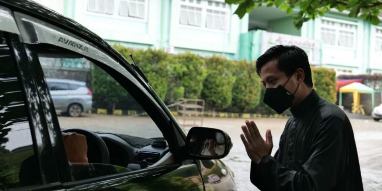 Momen Pembagian Rapor ‘Drive Thru’ dan Kepulangan Santri Liburan Semester Ganjil