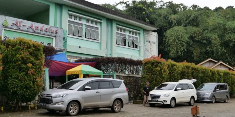 Momen Pembagian Rapor ‘Drive Thru’ dan Kepulangan Santri Liburan Semester Ganjil