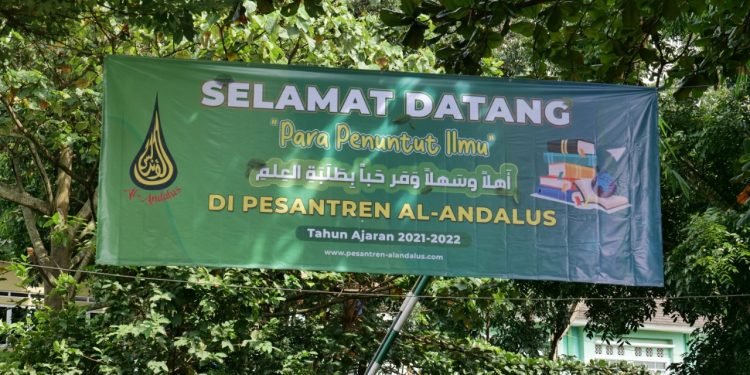 Diizinkan Pemerintah PTM 100 Persen, Santri Mulai Datang ke Pesantren