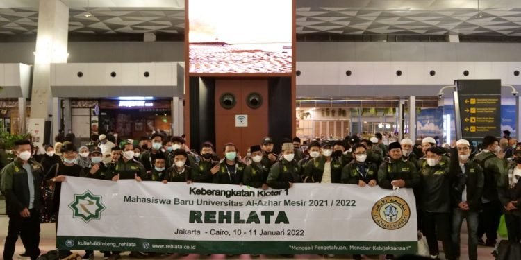 Diterima di Al-Azhar, Alumni Al-Andalus Mulai Berangkat ke Mesir