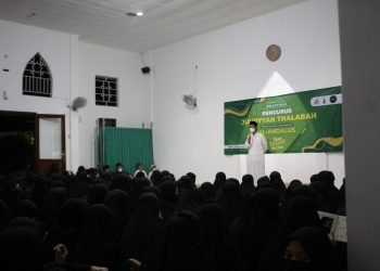 Pelantikan Pengurus OSIS, Mudir Al-Andalus Putri: Ini Amanah yang Harus Dijaga