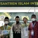 In Picture: Pengunjung Stan Pesantren Al-Andalus di Muslim Life Fair 2022