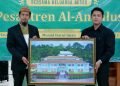 Dukung Rencana Pembuatan Galeri Al-Andalus, Pegawai Sumbangkan Sebuah Lukisan