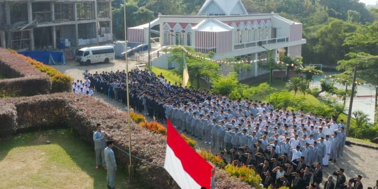 Upacara HUT RI Ke-77, Mudir ‘Am: Kemerdekaan Nikmat Terbesar Bangsa Indonesia