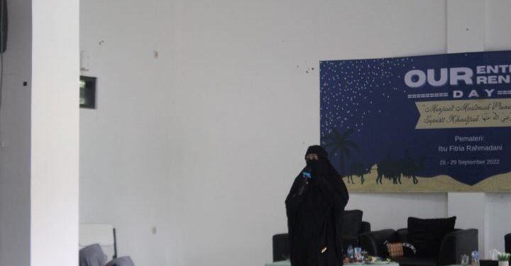 Santriwati Ikuti Seminar Entrepreneur Bertema Menjadi Muslimahpreneur Seperti Khadijah