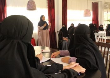 Santriwati Peserta Ekstrakurikuler Entrepreneurship Kunjungi Ummi Bakery