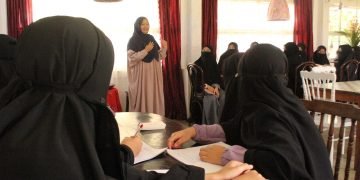 Santriwati Peserta Ekstrakurikuler Entrepreneurship Kunjungi Ummi Bakery