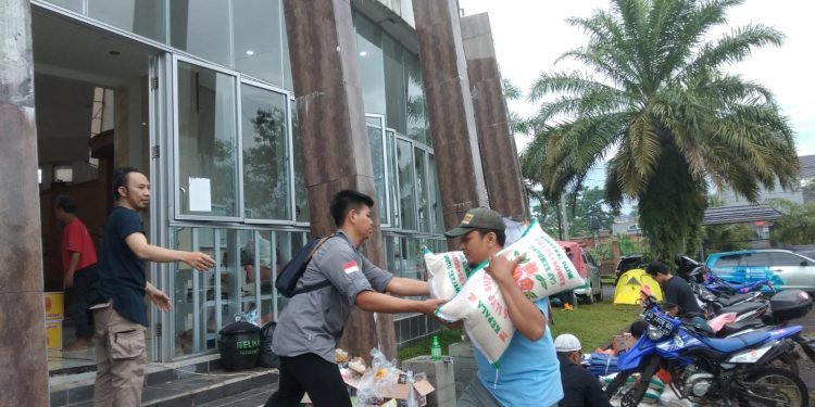 In Picture: Proses Penyaluran Bantuan Bagi Penyintas Gempa Cianjur