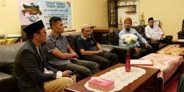 Keluarga Mochamad Tabroni Serahkan Tanah Wakaf ke Pesantren Al-Andalus