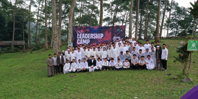 OSIS Al-Andalus Putra Perkaya Wawasan Kepemimpinan Melalui LDK