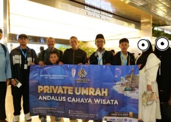 Walsan dan Santri Berangkat Umrah Lewat Andalus Cahaya Wisata