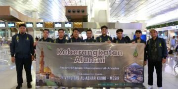 Pesantren Al-Andalus Antar Keberangkatan 10 Alumni ke Mesir