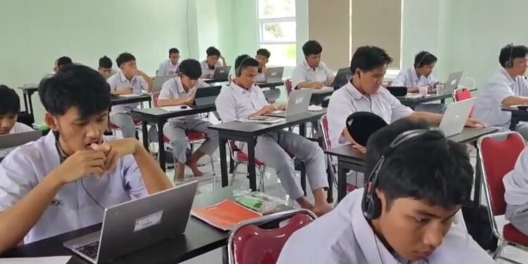 Diuji Pengawas dari Al-Azhar, Santri Al-Andalus Jalani Tahdid Mustawa