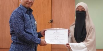 Alumni Al-Andalus Putri Ini Raih Penghargaan dari SEMA FBA Al-Azhar Kairo